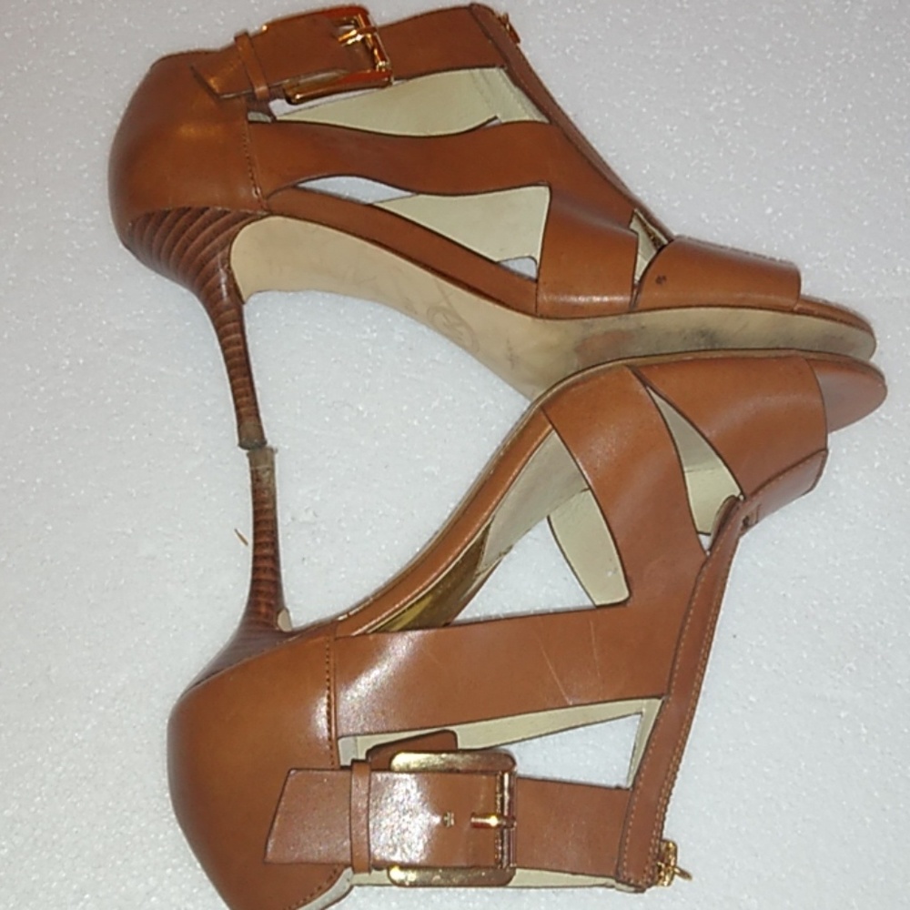 💖Michael Kors💯 Sexy heels. - Picture 2 of 8